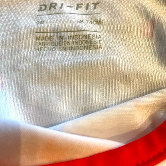 BNWT - Baby Nike romper 9m - Picture 3 of 3